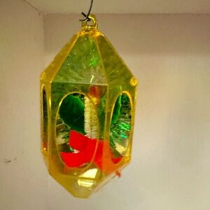 Vintage 1960’s Jewel Brite HEXAGON DIORAMA ORNAMENT Candle Wreath Reflective HTF